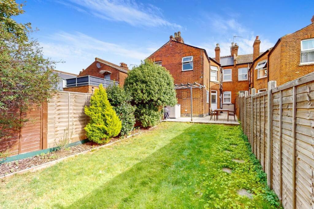Spacious 2Bd Apartment Cricklewood Londen Buitenkant foto